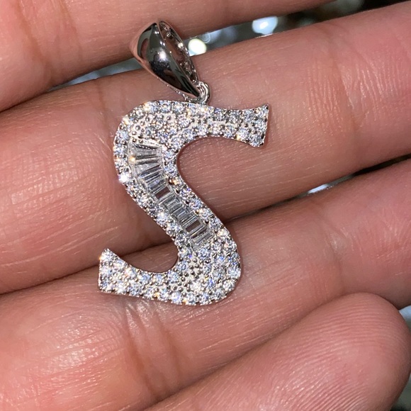 VVS clarity initial pendant, simulated diamond initial charm, 10k gold vermeil - Picture 4 of 5